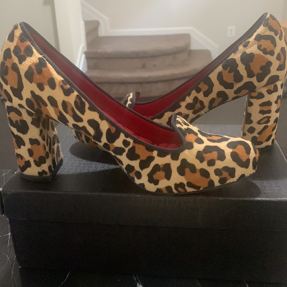 Cole Haan Leopard Print pumps